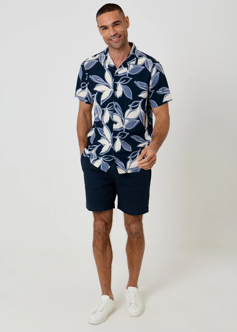 Threadbare Navy Leaf Print Short Sleeve Shirt - L Image 3