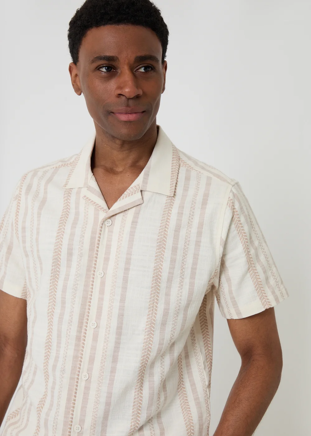 Threadbare Stone Geometric Stripe Textured Cotton Shorts - L Image 4