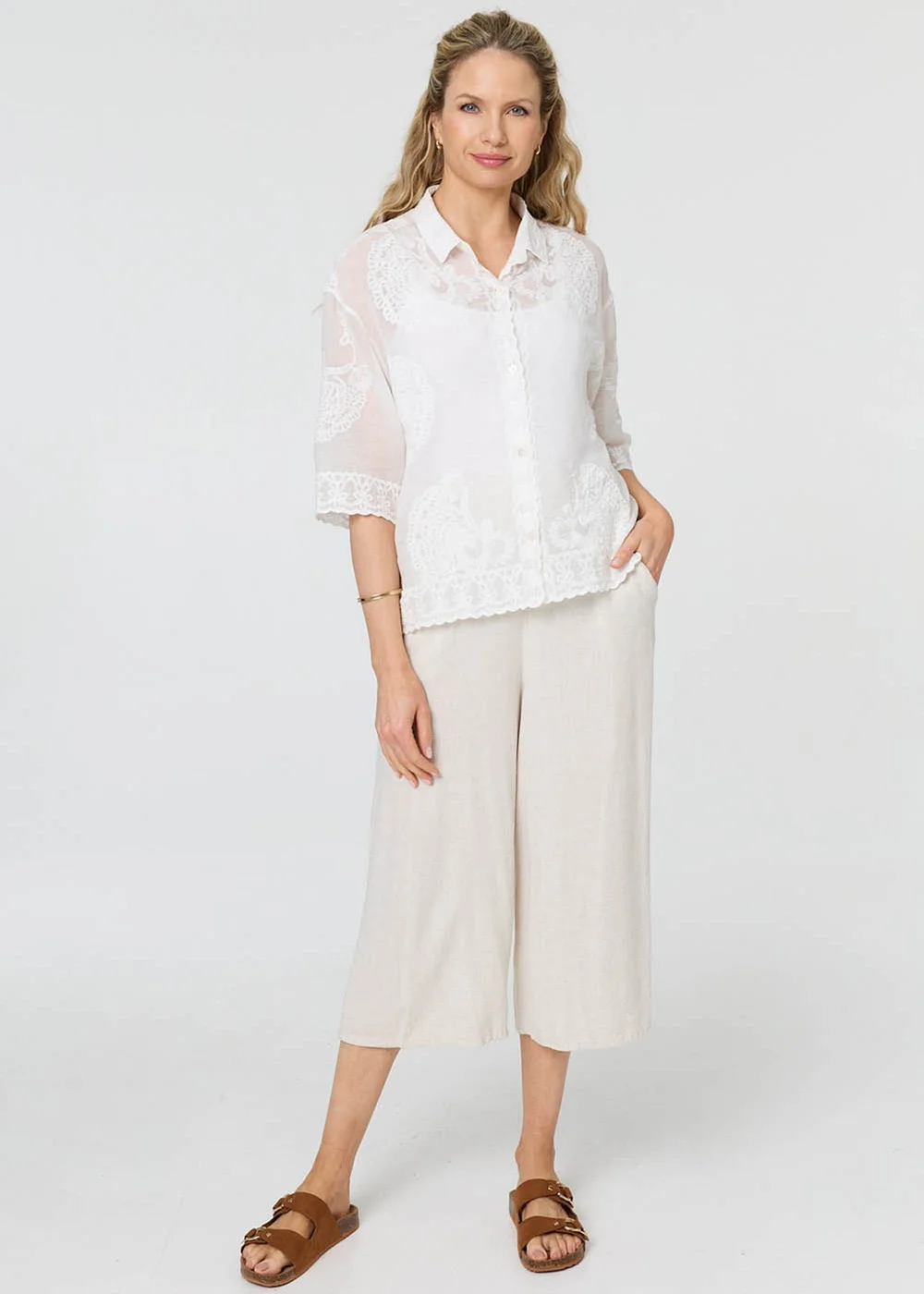 Izabel London White Embroidered Trim 3/4 Sleeve Shirt - M/L Image 4