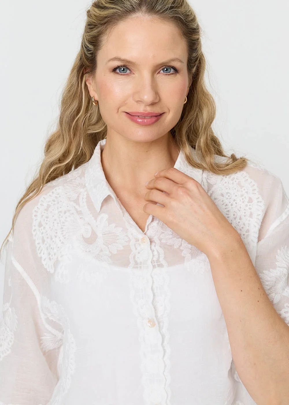 Izabel London White Embroidered Trim 3/4 Sleeve Shirt - M/L Image 3