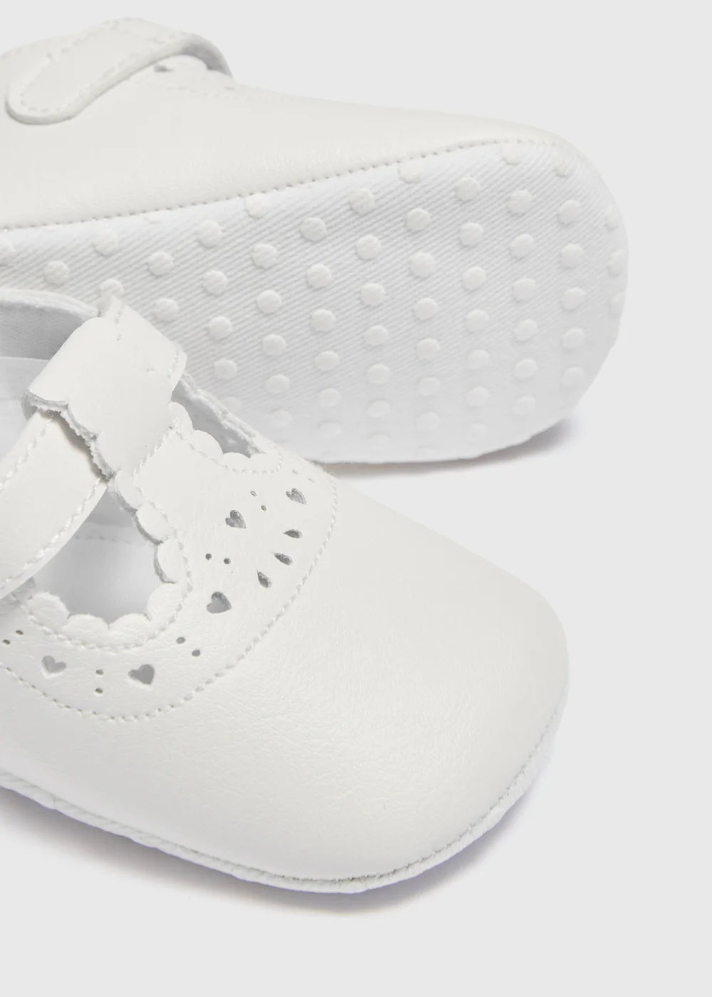 Baby White Scallop T-Bar Soft Sole Shoes (0-18mths) - 0-3 months Image 2