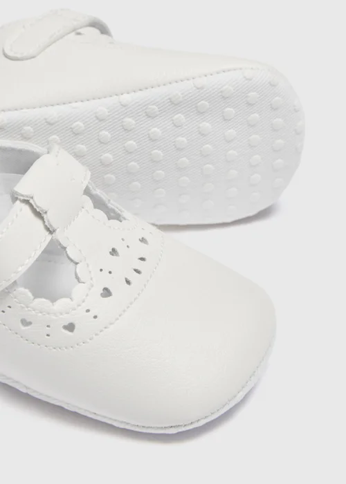 Baby White Scallop T-Bar Soft Sole Shoes (0-18mths) - 0-3 months Image 2