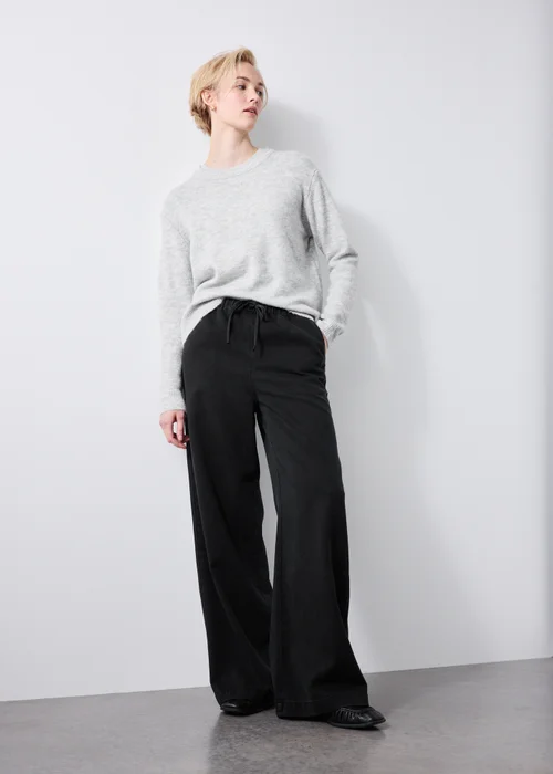 Black Mid Rise Wide Leg Comfort Jeans - 26/L31 Image 3