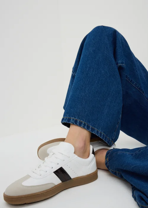 White Retro Trainers - 3 Image 2