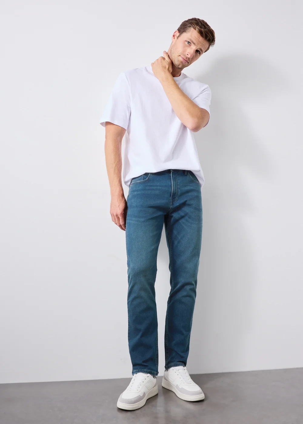 Dark Wash Stretch Comfort Jeans - 30 R Image 4