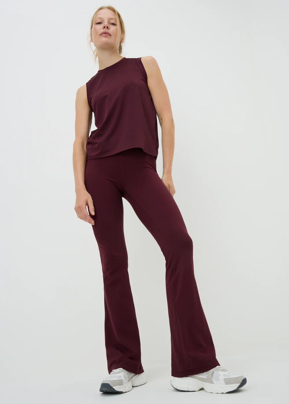 Souluxe Burgundy Slim Flared Gym Leggings - 6 Image 1