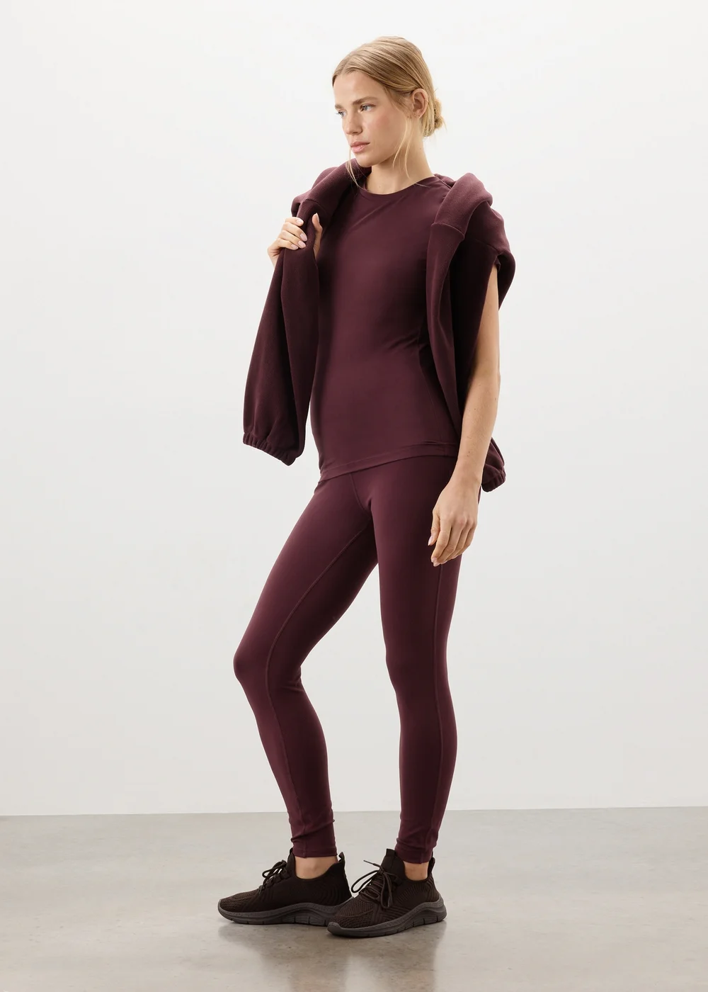 Souluxe Burgundy Fitted T-Shirt - 6 Image 4