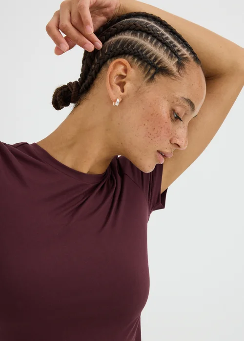Souluxe Burgundy Fitted T-Shirt - 6 Image 3