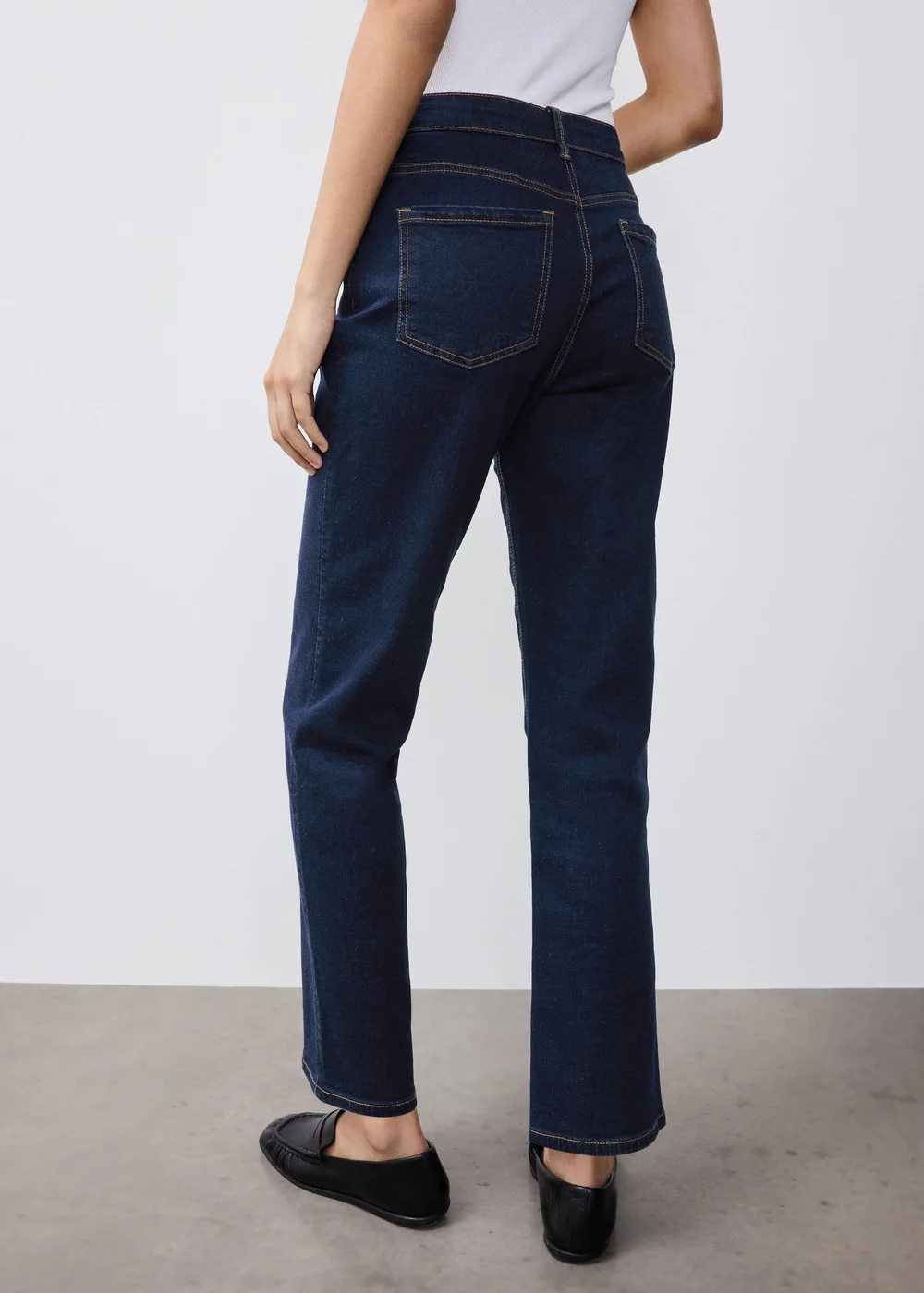 Rinse Wash Stretch Mid Rise Straight Leg Jeans - 24/L29 Image 3