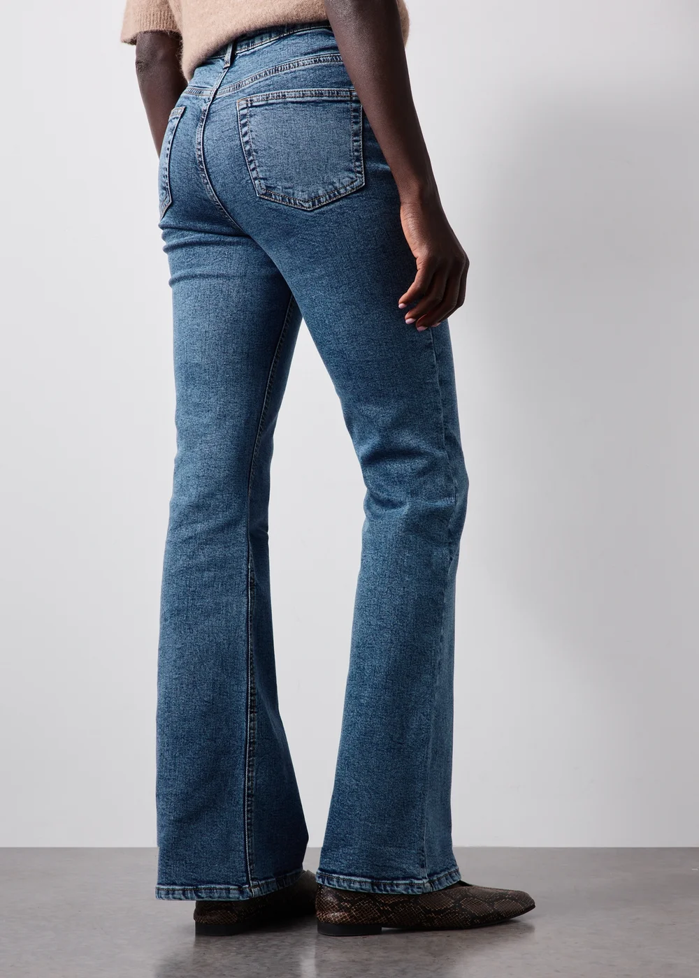 Mid Wash Bootcut Jeans - 26/L29 Image 4