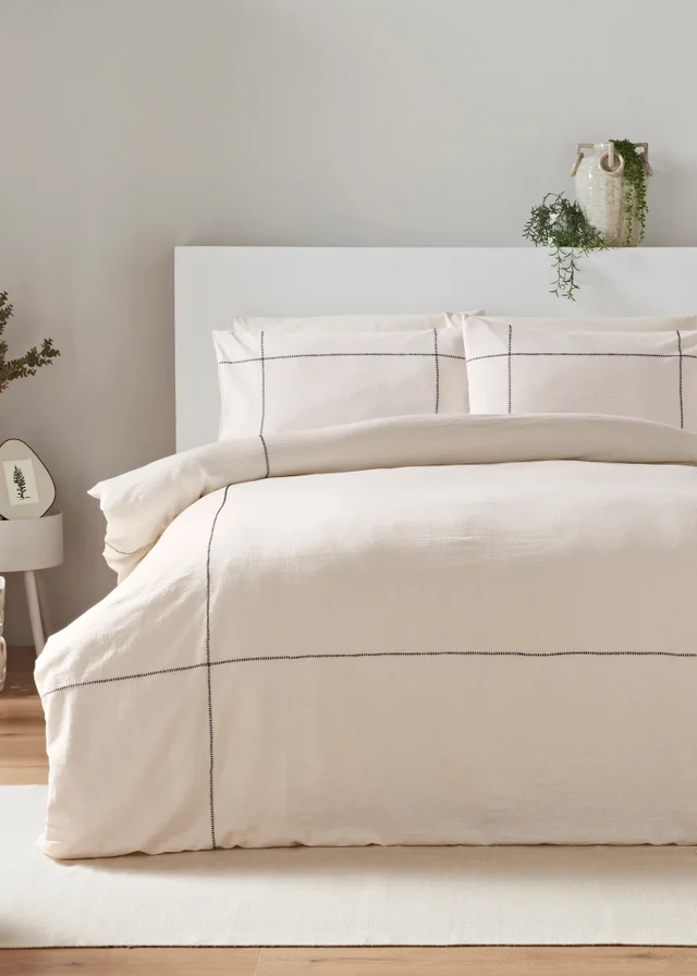 White Contrast Stitch Duvet Set