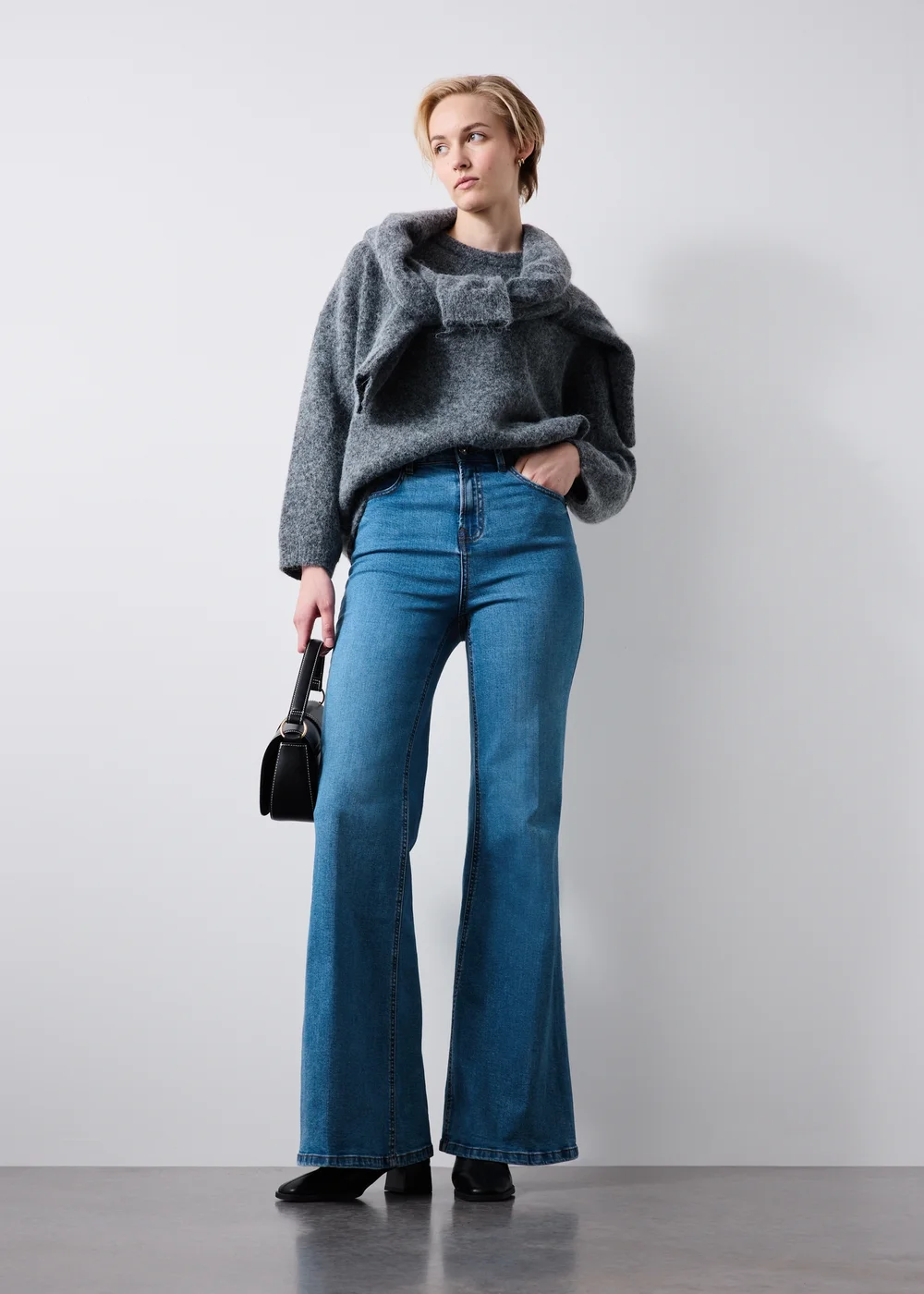 Blue Mid Wash Flared Jeans - 24/L29 Image 1