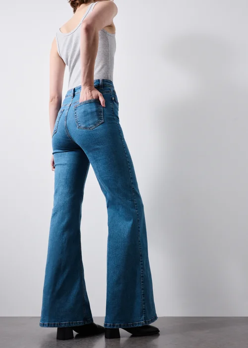 Blue Mid Wash Flared Jeans - 24/L29 Image 2