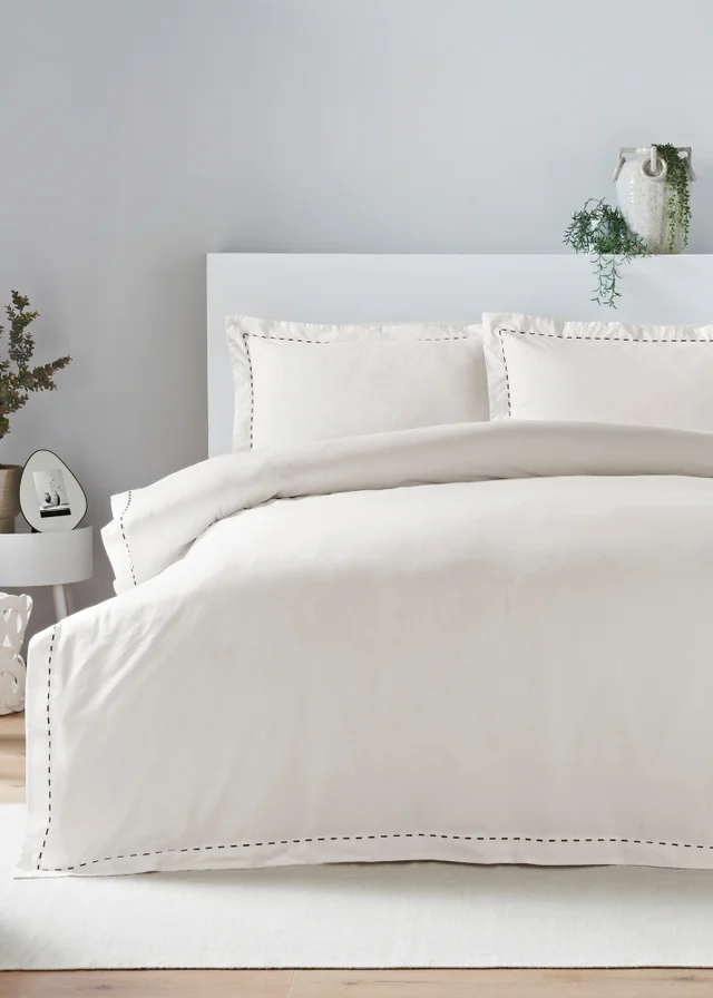 White Contrast Stitch Oxford Edge Duvet Set