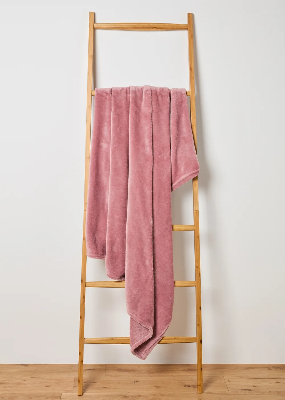 Pink Fleece Throw Image 1