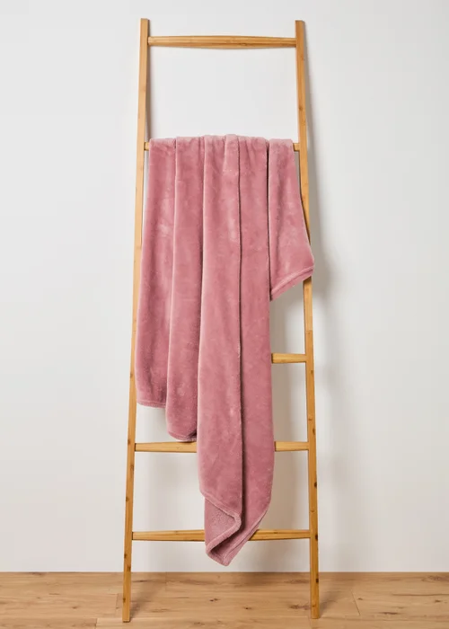 Pink Fleece Throw Image 1