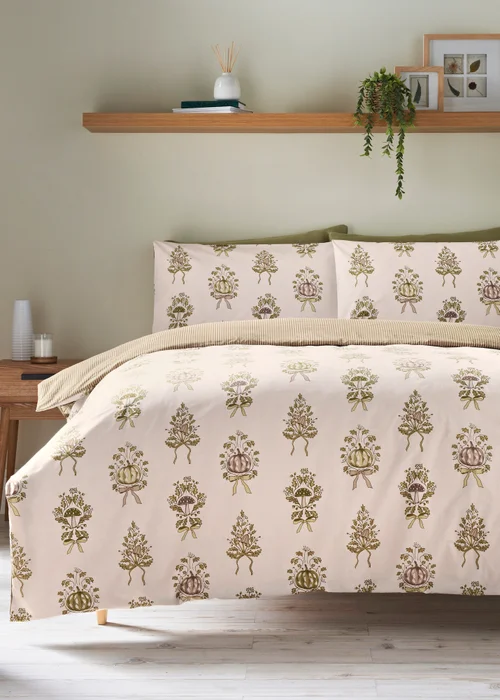 Green Pumpkin Printed Duvet Set - Single Image 1