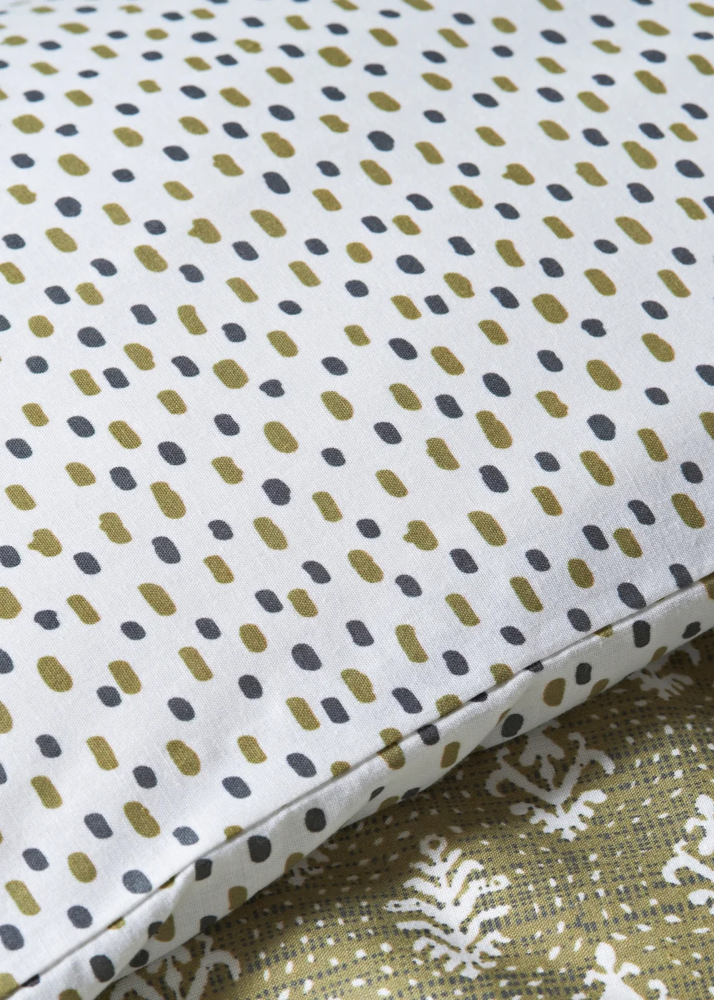Green Jacobean Button Duvet Set - Double Image 3
