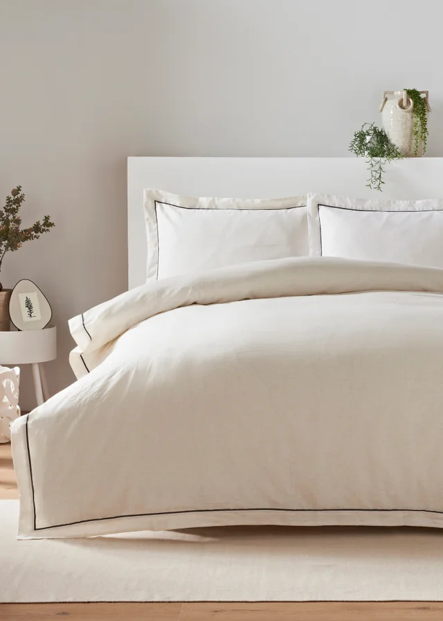 White Piped Edge Duvet Set
