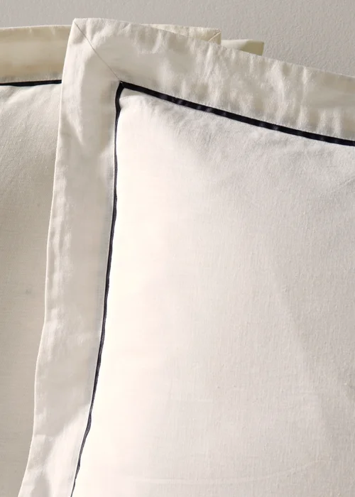 White Piped Edge Duvet Set - Double Image 2