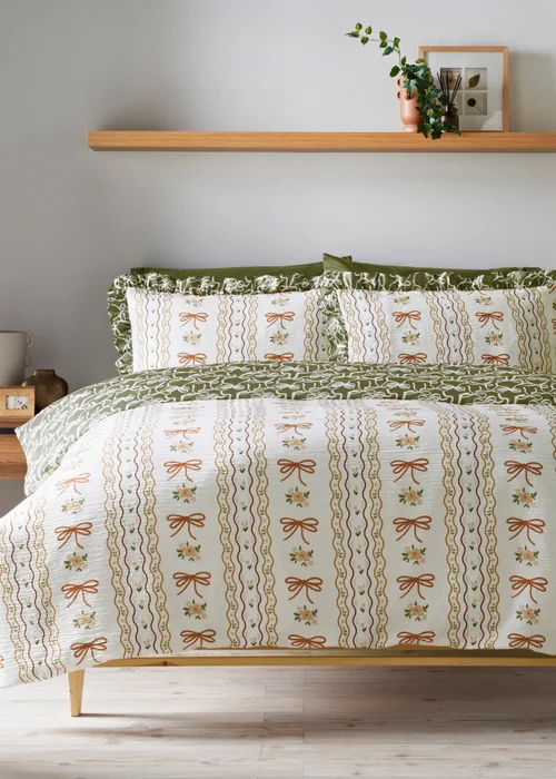 Green Bow Frill Duvet Set - Single Image 1