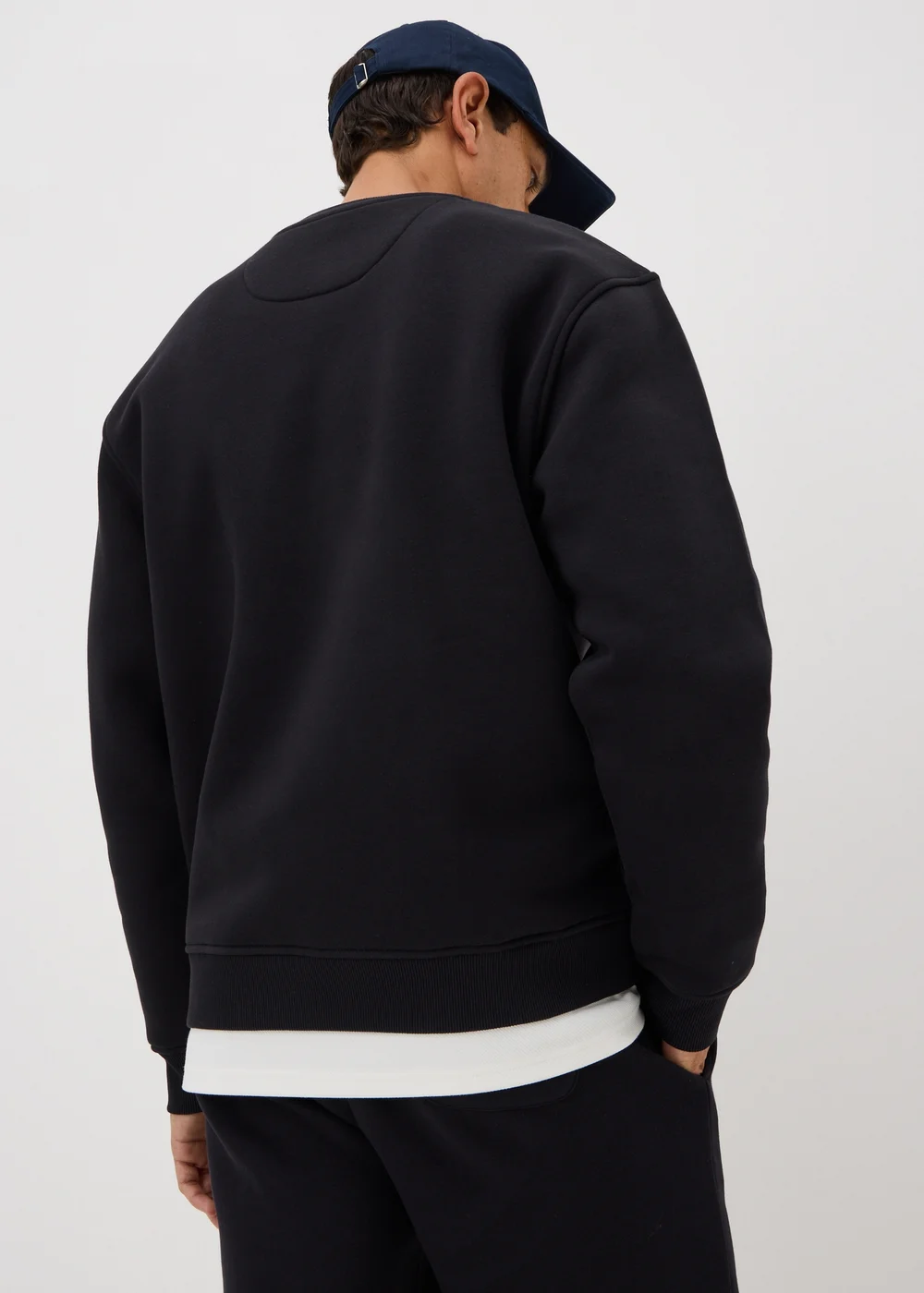 Black Relaxed Crew Neck Sweatshirt - S Image 2