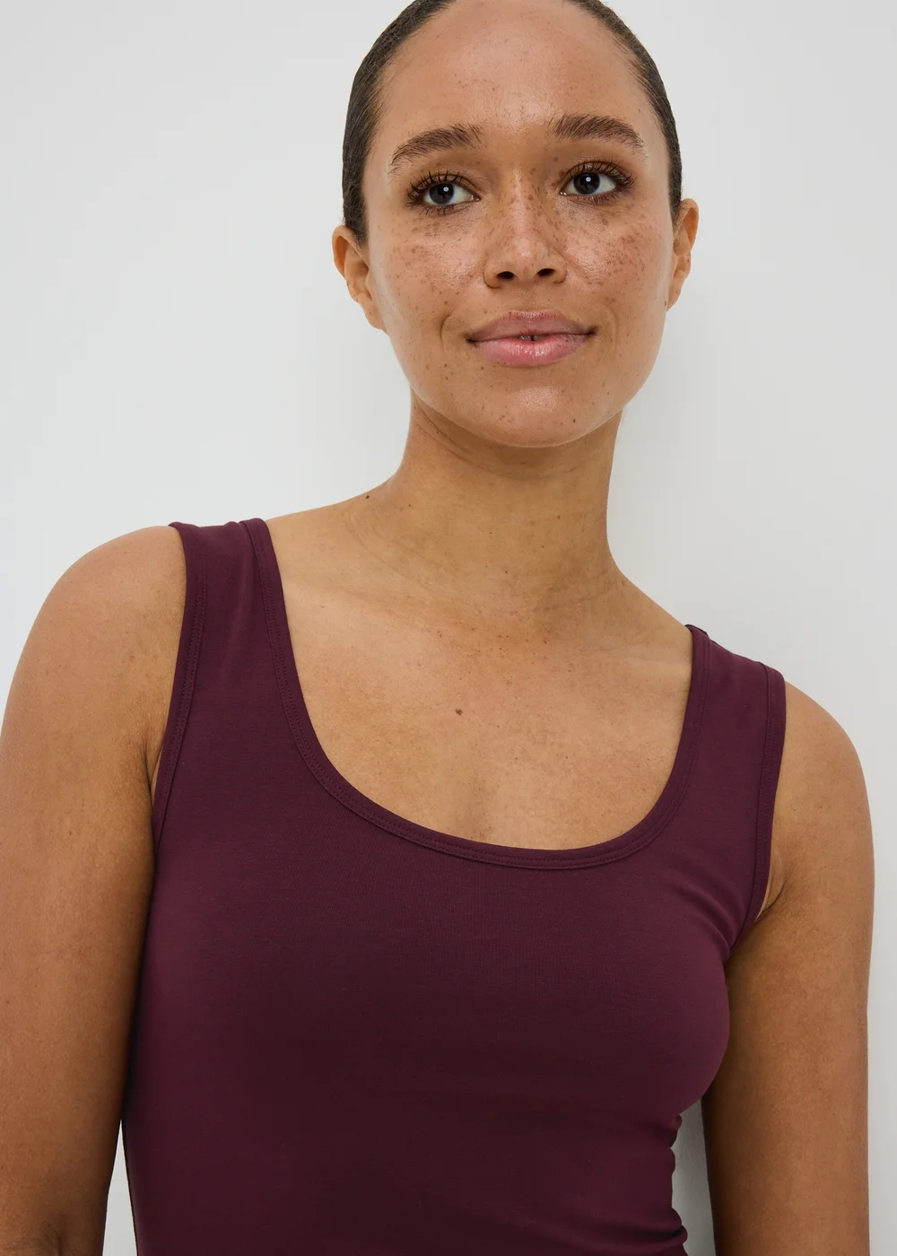 Burgundy Fitted Longline Vest Top - 8 Image 2