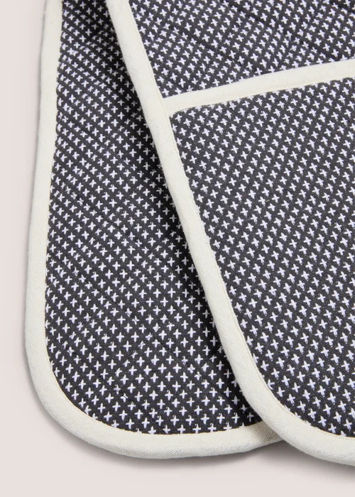 Black Contrast Stitch Oven Glove Image 2