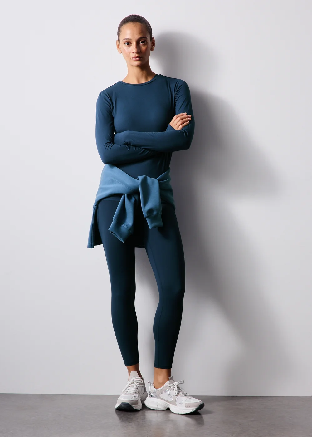 Souluxe Navy Long Sleeve Fitted T-Shirt - 6 Image 4