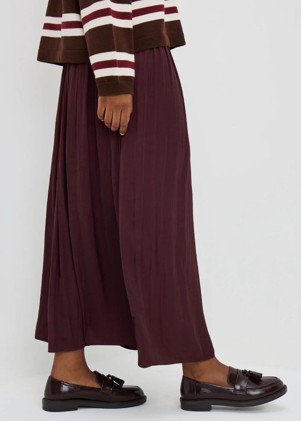 Wine Crinkle Satin Midaxi Skirt - 18 Image 2