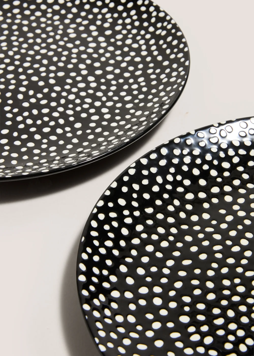 2 Pack Spotty Dinner Plates Image 2