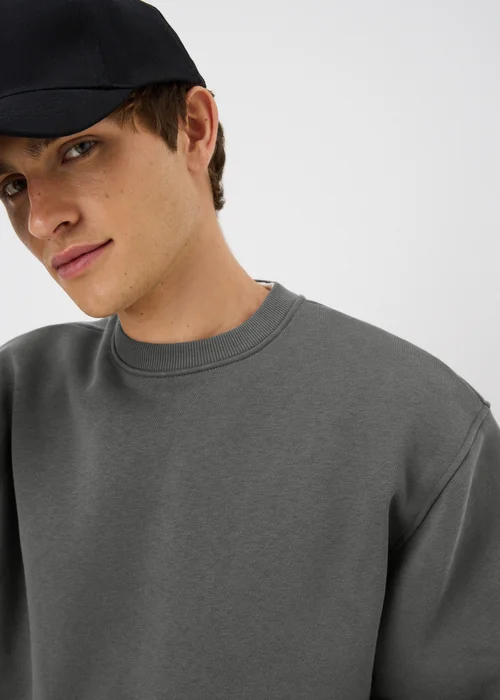 Grey Relaxed Crew Neck Sweatshirt - S Image 2