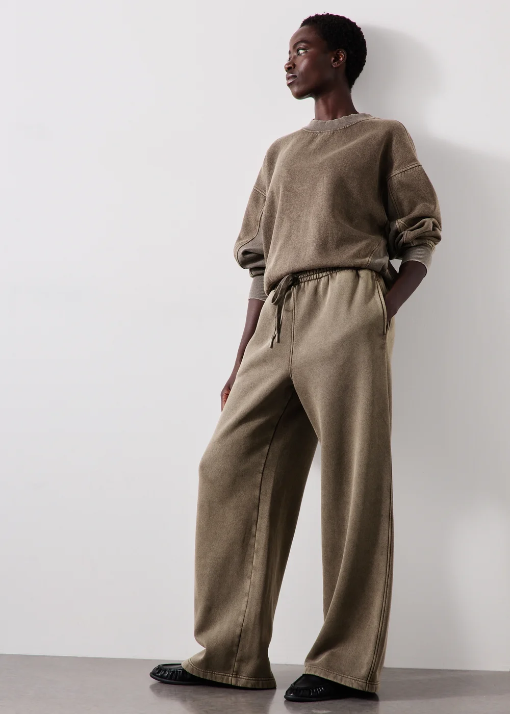 Brown Acid Wash Wide Leg Jogging Bottoms - XS Image 4