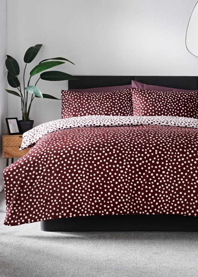 Burgundy Spotted Duvet Set & Fitted Sheet Bundle