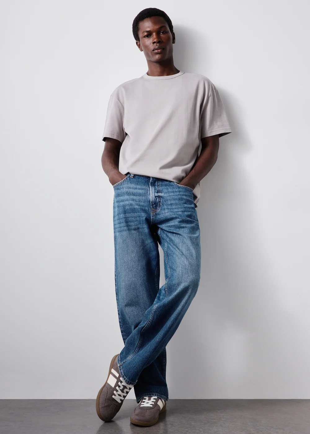 Mid Wash Blue Relaxed Jeans - 30 R Image 1