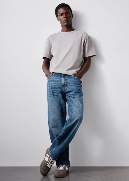 Mid Wash Blue Relaxed Jeans - 30 R Image 1