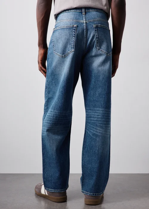 Mid Wash Blue Relaxed Jeans - 30 R Image 4