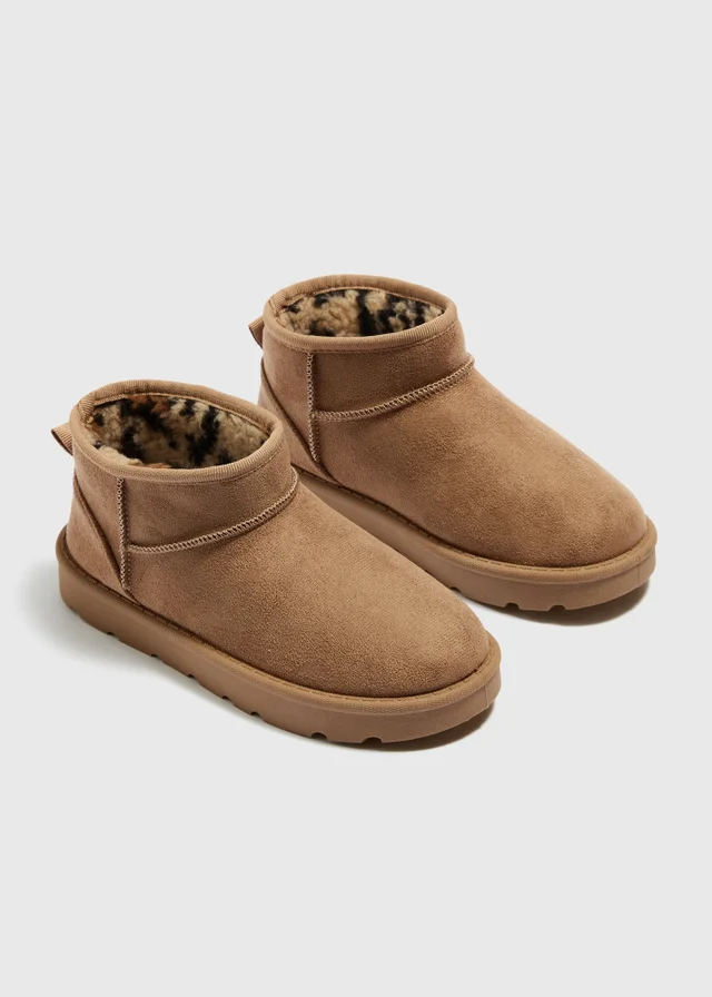 Girls Tan Snug Boot (Younger 12-Older 5)