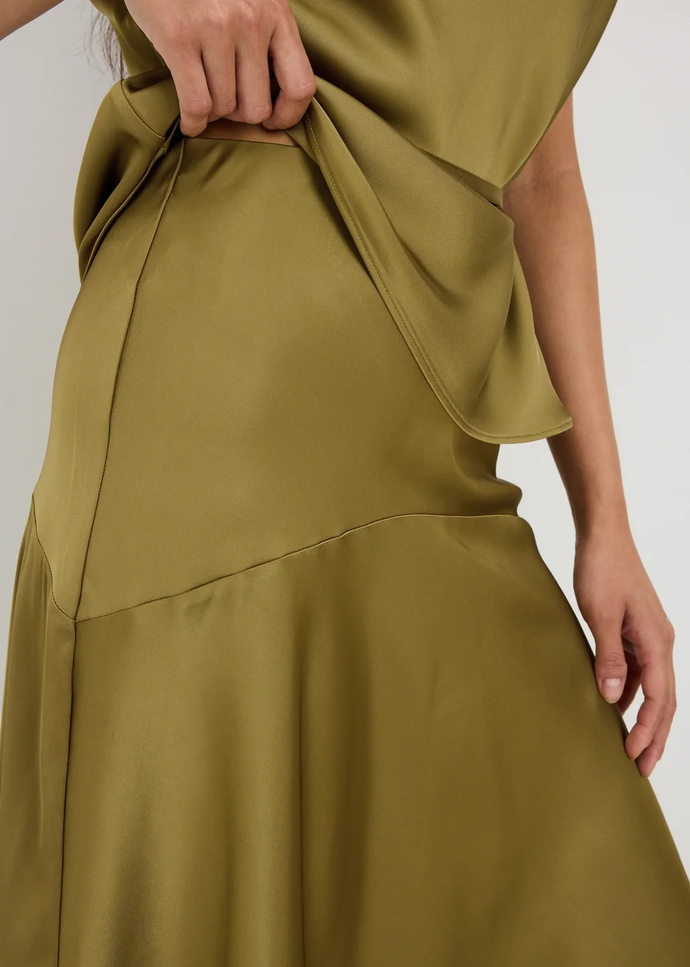 Lime Satin Midaxi Skirt - 8 Image 3