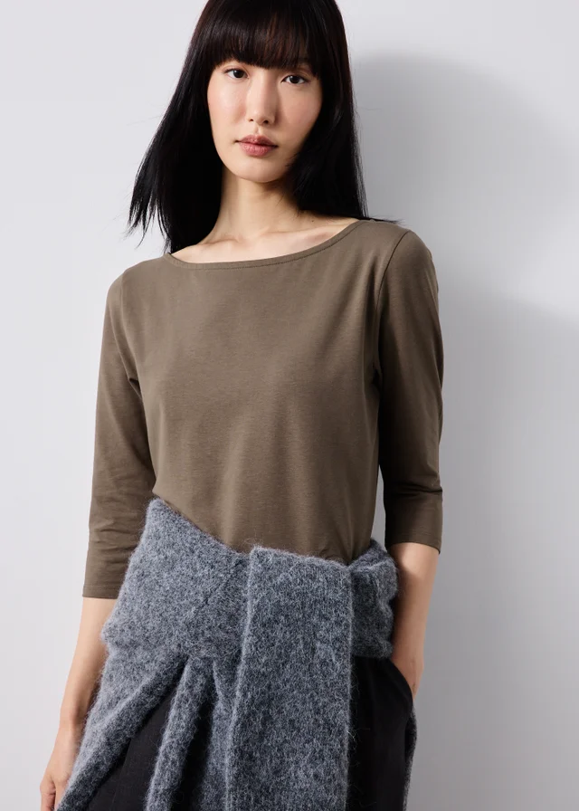 Chocolate Fitted Plain T-Shirt