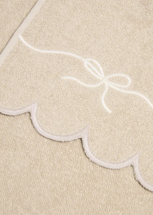 Natural Scallop Bow Hand Towel - Hand Towel Image 3