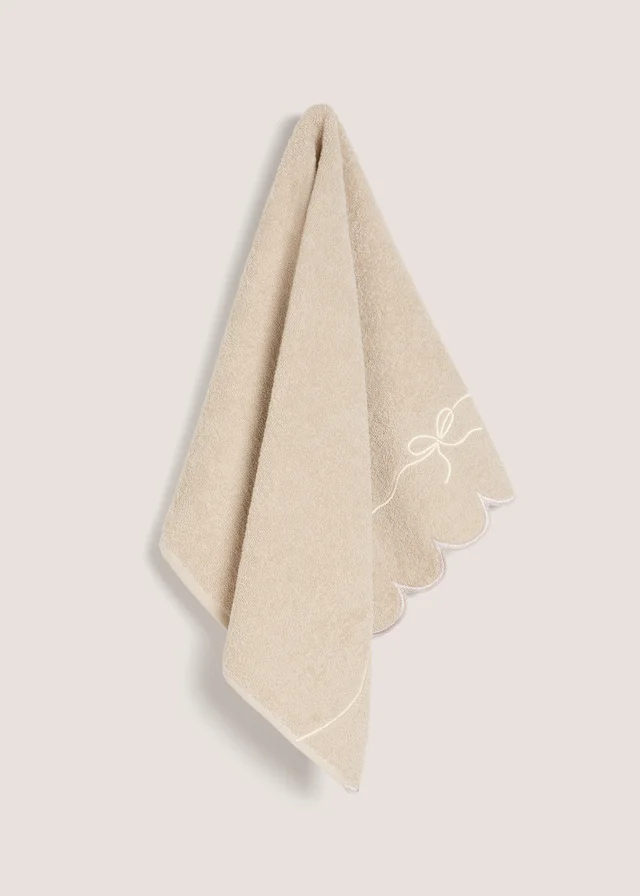 Natural Scallop Bow Hand Towel