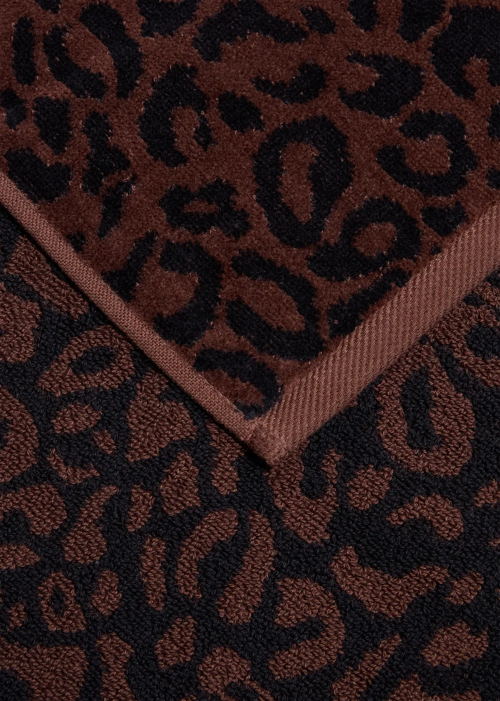 Dark Leopard Velour Jacquard Towels - Hand Towel Image 3