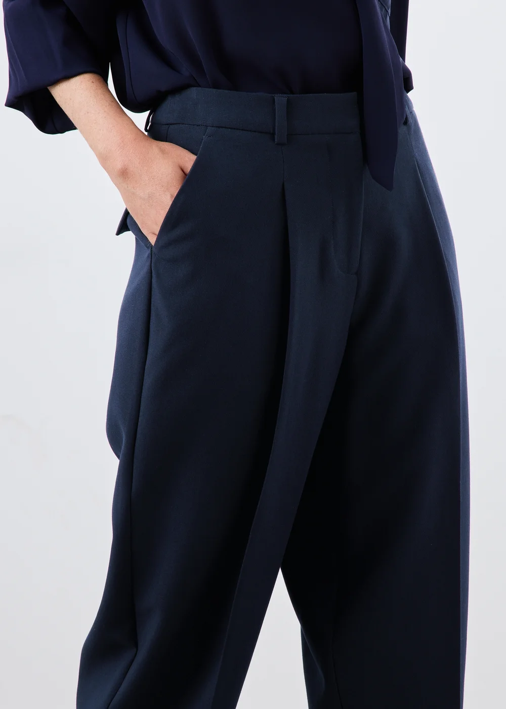Navy Barrel Leg Trousers - 8/L29 Image 3