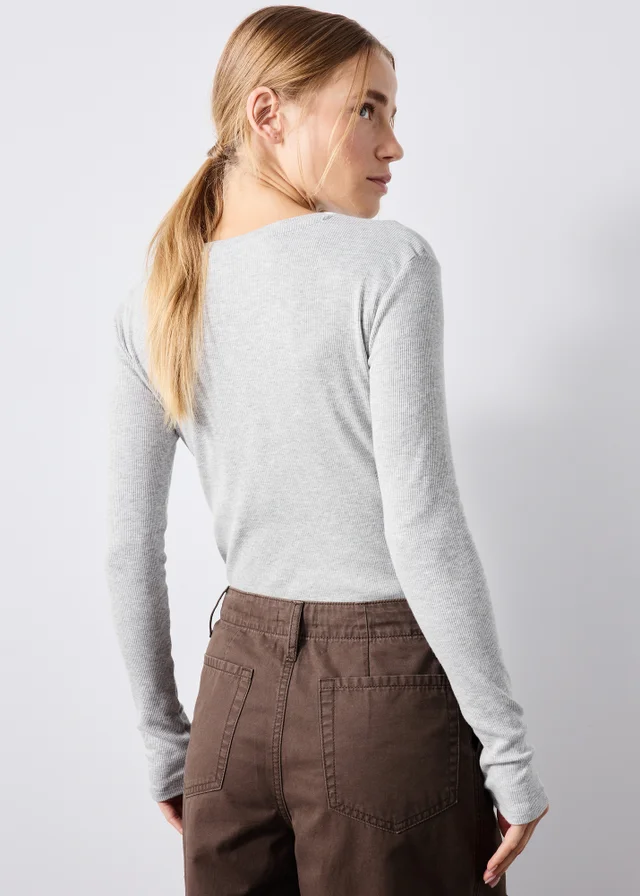 Fitted Long-Sleeve Ribbed Crew Neck Top