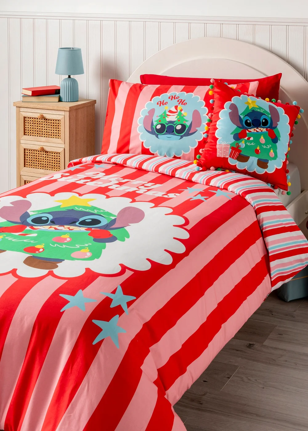 Disney Stitch Christmas Bedding Set - Single Image 1