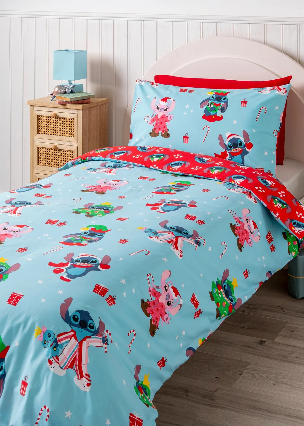 Disney Stitch Christmas Elf Duvet Set - Single Image 1