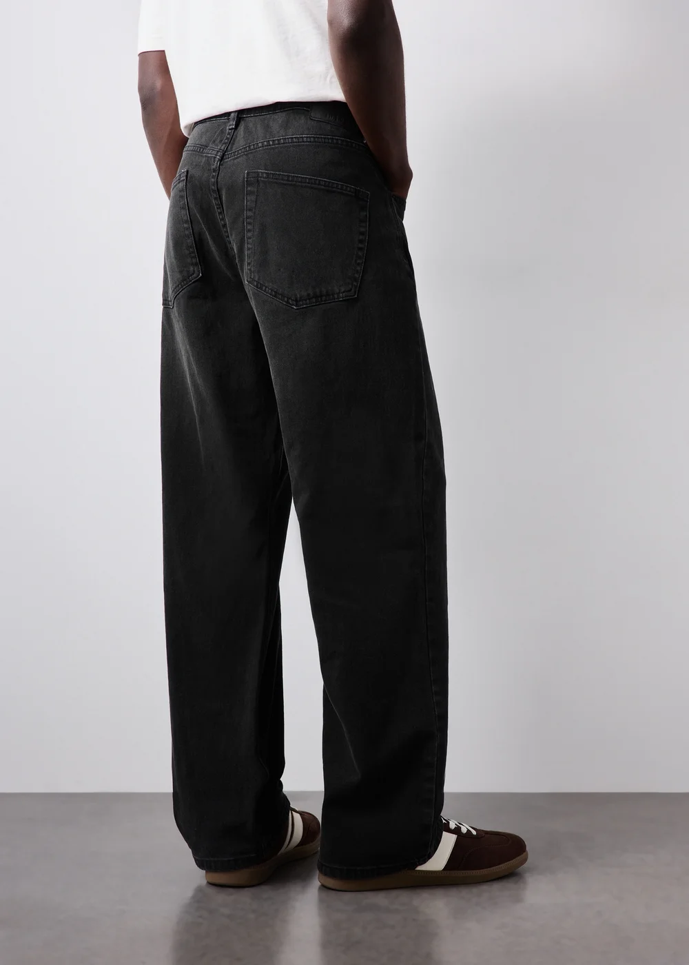 Black Washed Relaxed Fit Jeans - 32 R Image 3
