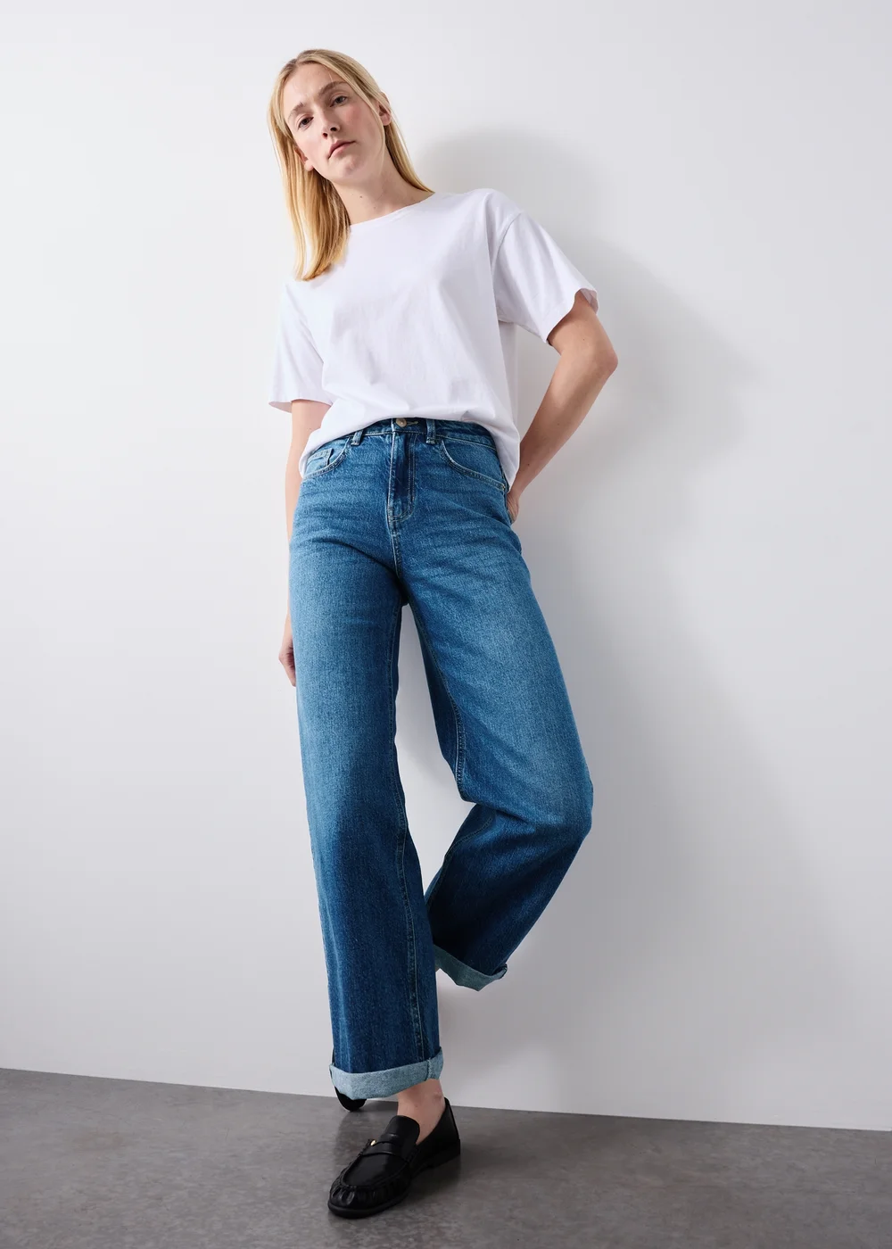 Mid Wash Boyfriend Jeans - 24/L29 Image 4