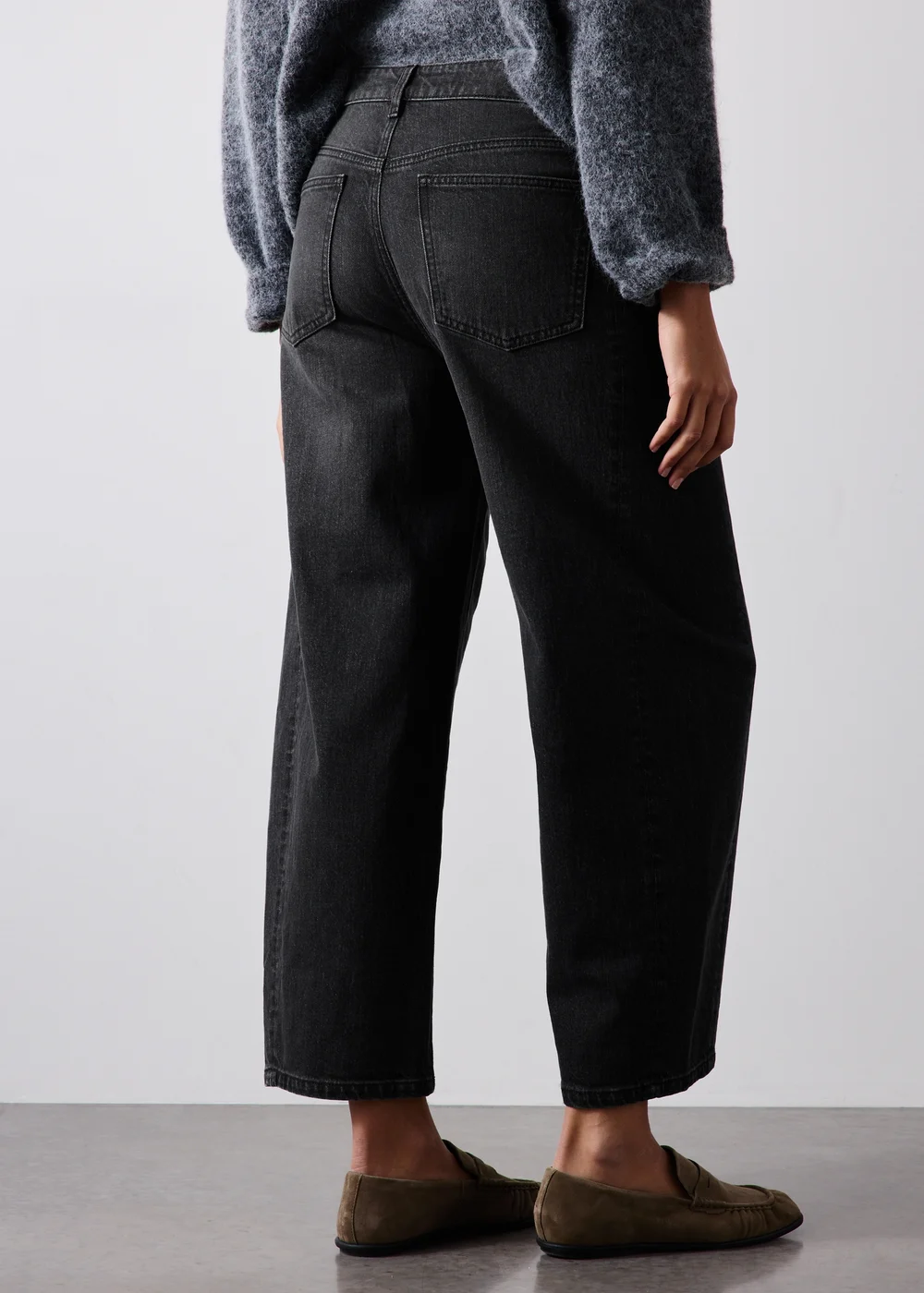 Black Barrel Leg Jean - 24/L29 Image 2
